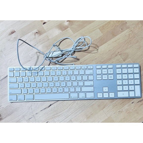 Genuine Apple Wired Aluminum USB Standard Keyboard A1243 Incl usb conv